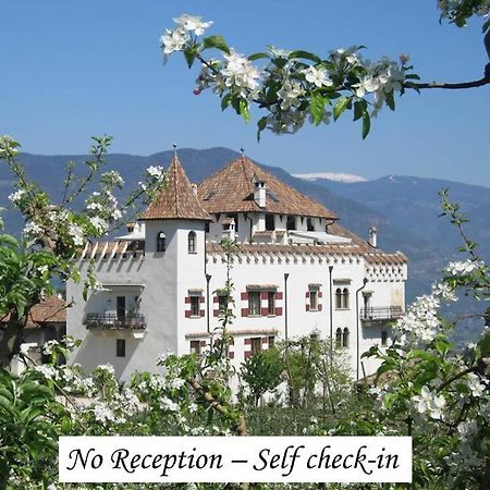 Apartments Schloss Paschbach أبيانو سولاّ ستراذا المظهر الخارجي الصورة