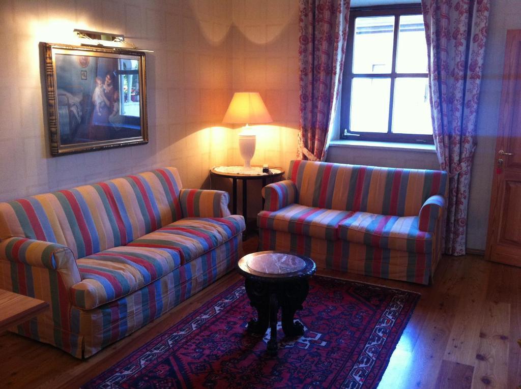 Apartments Schloss Paschbach أبيانو سولاّ ستراذا الغرفة الصورة