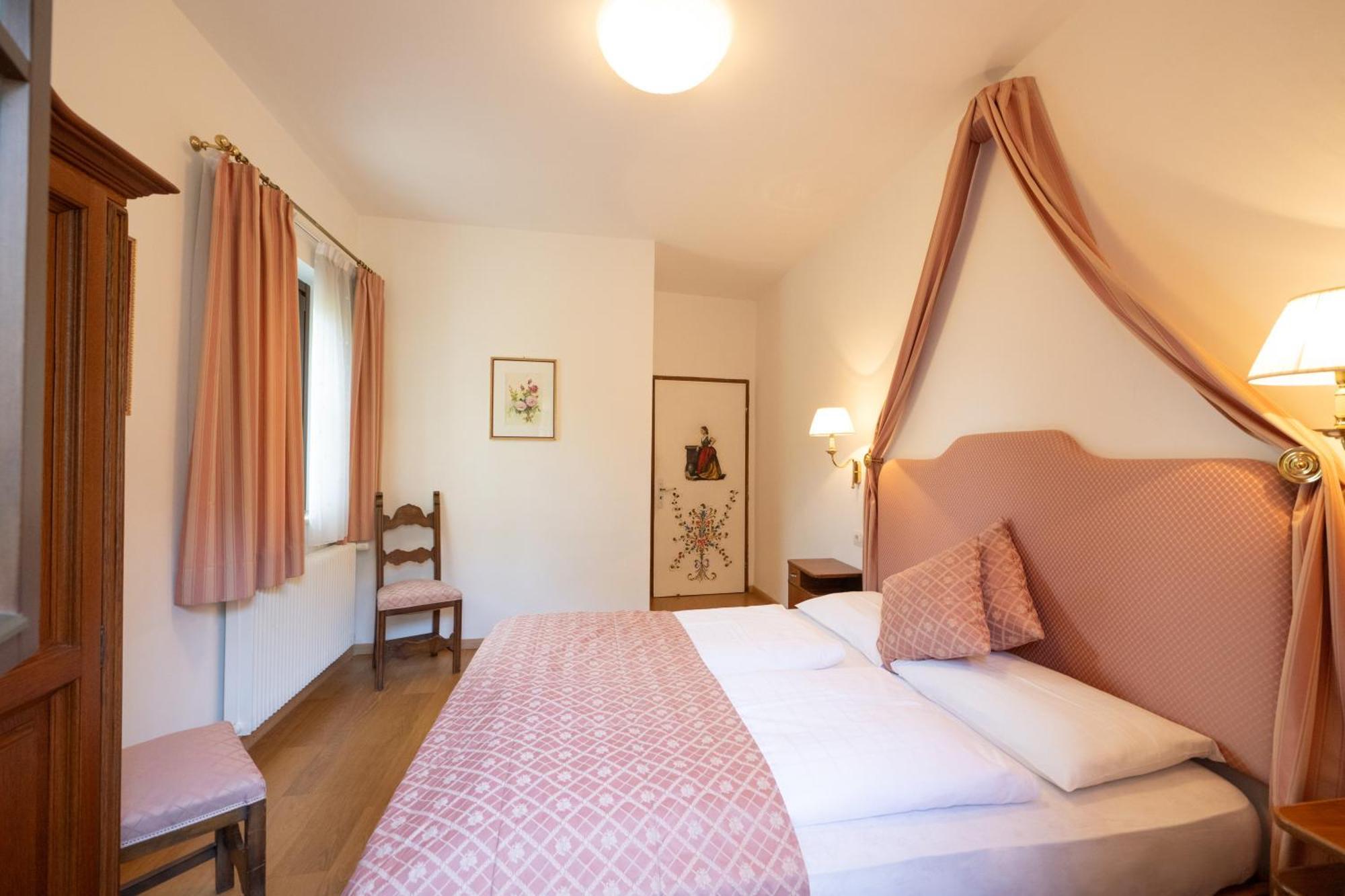 Apartments Schloss Paschbach أبيانو سولاّ ستراذا المظهر الخارجي الصورة