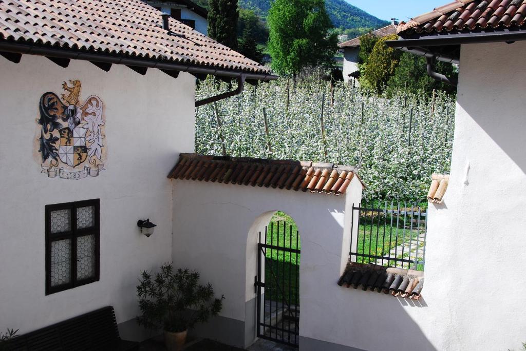 Apartments Schloss Paschbach أبيانو سولاّ ستراذا المظهر الخارجي الصورة
