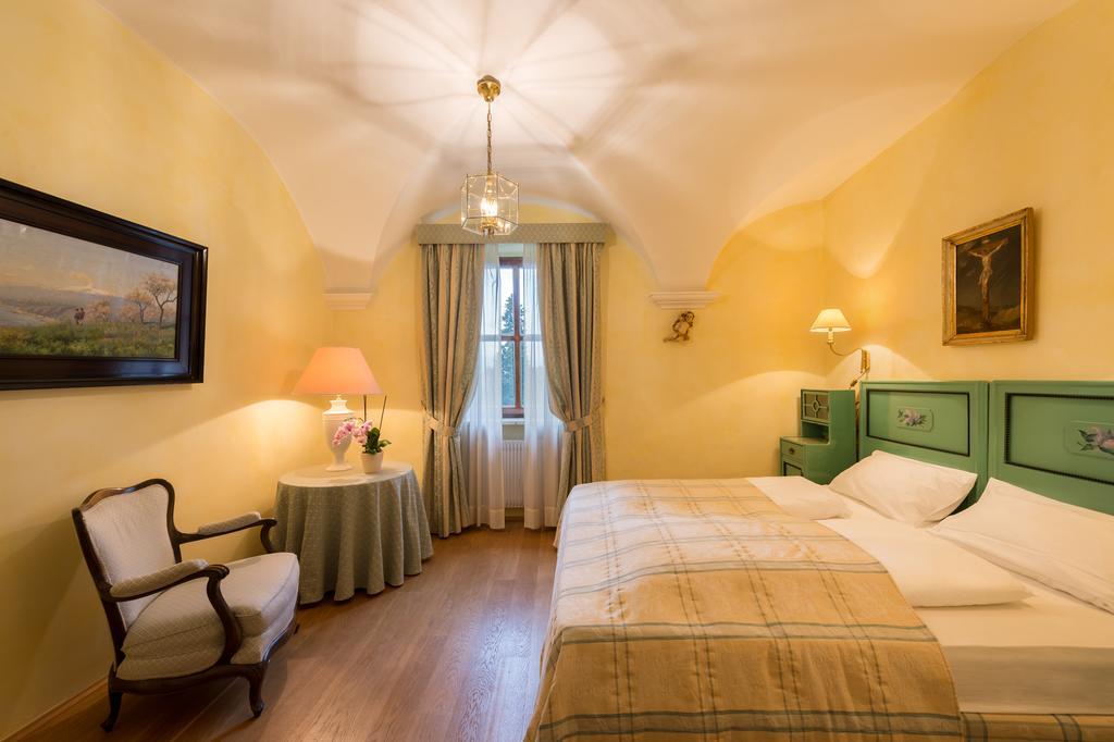 Apartments Schloss Paschbach أبيانو سولاّ ستراذا المظهر الخارجي الصورة