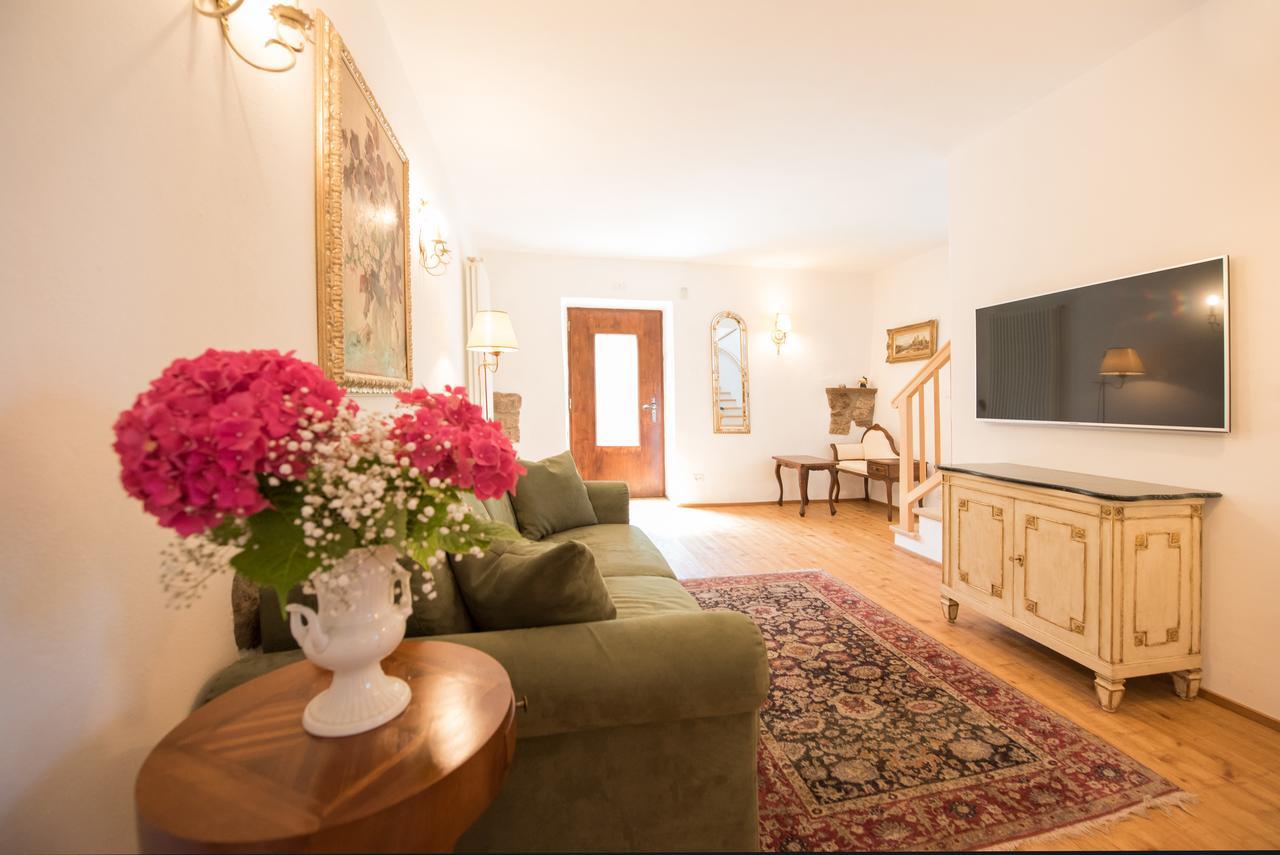 Apartments Schloss Paschbach أبيانو سولاّ ستراذا المظهر الخارجي الصورة